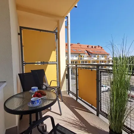 Piamola Powstancow Warszawy Lägenhet