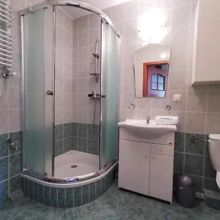 Piamola Powstancow Warszawy Lägenhet