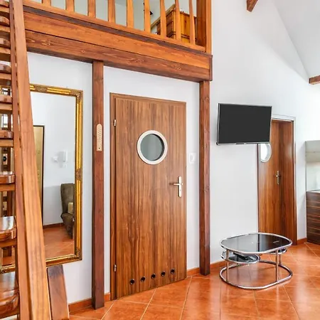 Piamola Powstancow Warszawy Lägenhet *