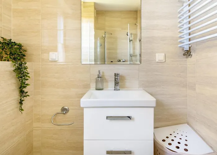 Apartman Piamola Powstancow Warszawy Stegna